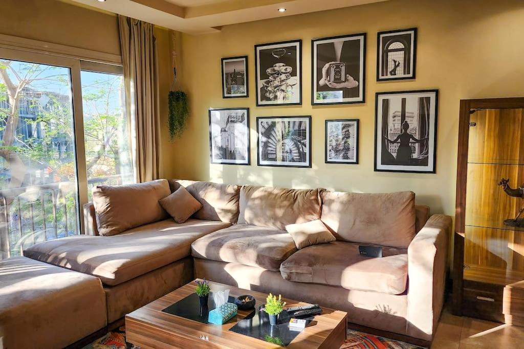 Beautiful In Maadi Apartment *