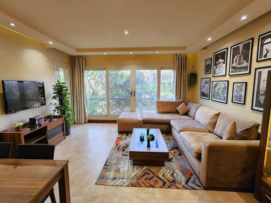 Beautiful In Maadi Apartment